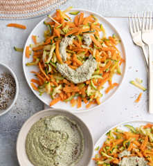 Verduras y manzana salteadas con salsa de brócoli