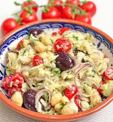 Salada de bacalhau com grão de bico