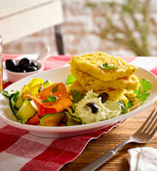 Knoblauchpolenta und Gemüsepappardelle mit Parmesandip