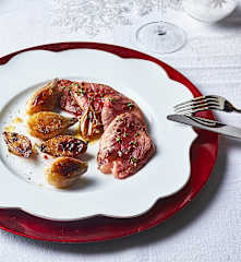 Tagliata di manzo sottovuoto con scalogni confit