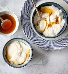 Douhua (soft bean curd) with sweet syrup