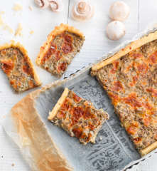 Torta salata con funghi