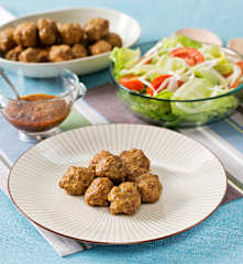 Kotlety z jagnięciny z chimichurri i sałatką