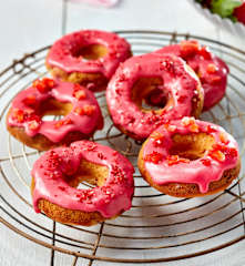 Erdbeer-Donuts