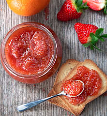 Confettura di fragole e arance