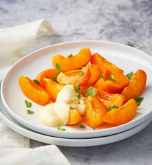 Albicocche sottovuoto con crema inglese