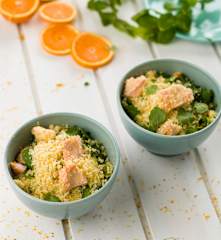 Orangencouscous mit gedämpftem Lachs