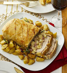 Filetto di maiale alla Wellington con patate e composta di mele