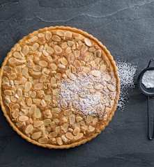 Feijoa bakewell tart