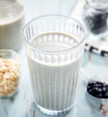 黑豆藜麦燕麦奶