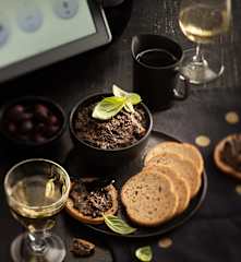 Tapenade olives noires et pruneaux