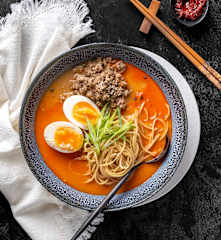 Tingly Korean pork noodle ramyeon