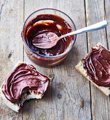 Pâte à tartiner au chocolat et à la châtaigne