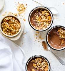 Crème au chocolat, lait de coco et granola