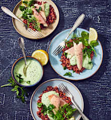 Rote-Bete-Rösti mit Forelle und Dip