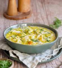 Zupa kalafiorowa z makaronem