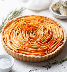 Torta salata alle patate dolci e formaggio erborinato