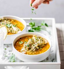 Cabillaud mariné aux herbes et son bouillon