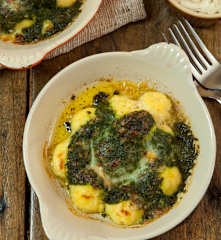 Ñoquis de sémola con salsa reina