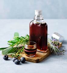 Liquore alle erbe aromatiche