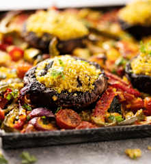 Champignons portobello farcis au quinoa et aux légumes