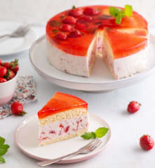 Torcik truskawkowo-serowy na zimno