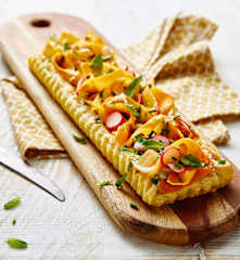 Tarte fraîche aux légumes d'été, brousse aux herbes