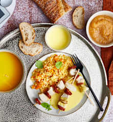 Velouté potimarron, boulgour avec carottes, brochettes poulet-chorizo et compotée pommes-cannelle
