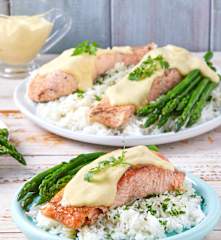 Salmón con brócoli, arroz y salsa holandesa de limón TM6