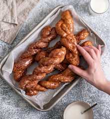 Brytyjskie zakręcone pączki (Yum Yums)