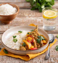 Azjatyckie curry z dynią i żeberkami