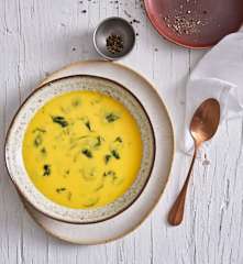 Sopa de grão com espinafres