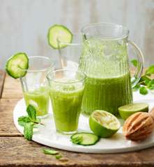 Cocktail au concombre, menthe et citron vert