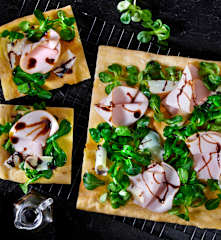 Pizza Gourmet con tacchino arrosto, Parmigiano reggiano e glassa di soia