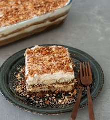 Μους με στιγμιαίο καφέ και μπισκότα σαβουαγιάρ