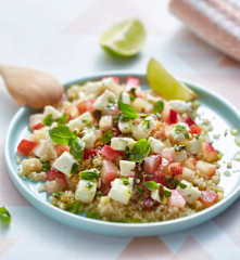Salade de quinoa aux pêches et mozzarella