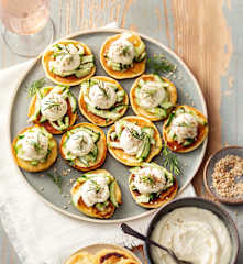 Blinis de concombre et mousse au comté
