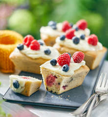 Himbeer-Stracciatella-Küchlein