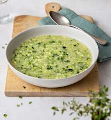 Reissuppe mit Zucchini