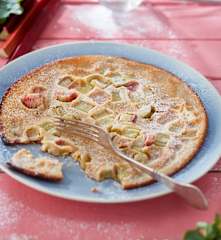 Buchweizen-Pfannkuchen mit Rhabarber