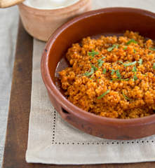 Πλιγούρι με σάλτσα ντομάτας