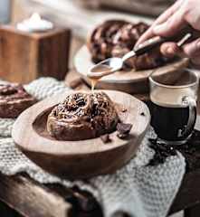 Rolls cacao et sauce au café