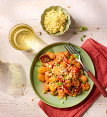 Gnocchi in Paprika-Chorizo-Sauce mit Cheddar