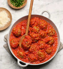 Almôndegas com molho de tomate