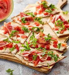 Schiacciata anguria e prosciutto Serrano