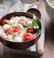 Papas de aveia com tomate e manjericão
