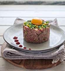 Steak tartare con confitura de tomate concentrado para dos