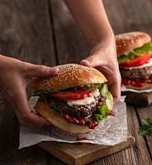 Klasyczne burgery wołowe