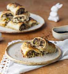 Paszteciki z farszem z białej kiełbasy