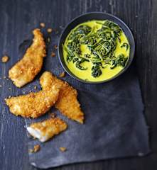 Merlan pané aux corn flakes, fondue d'épinards au curry